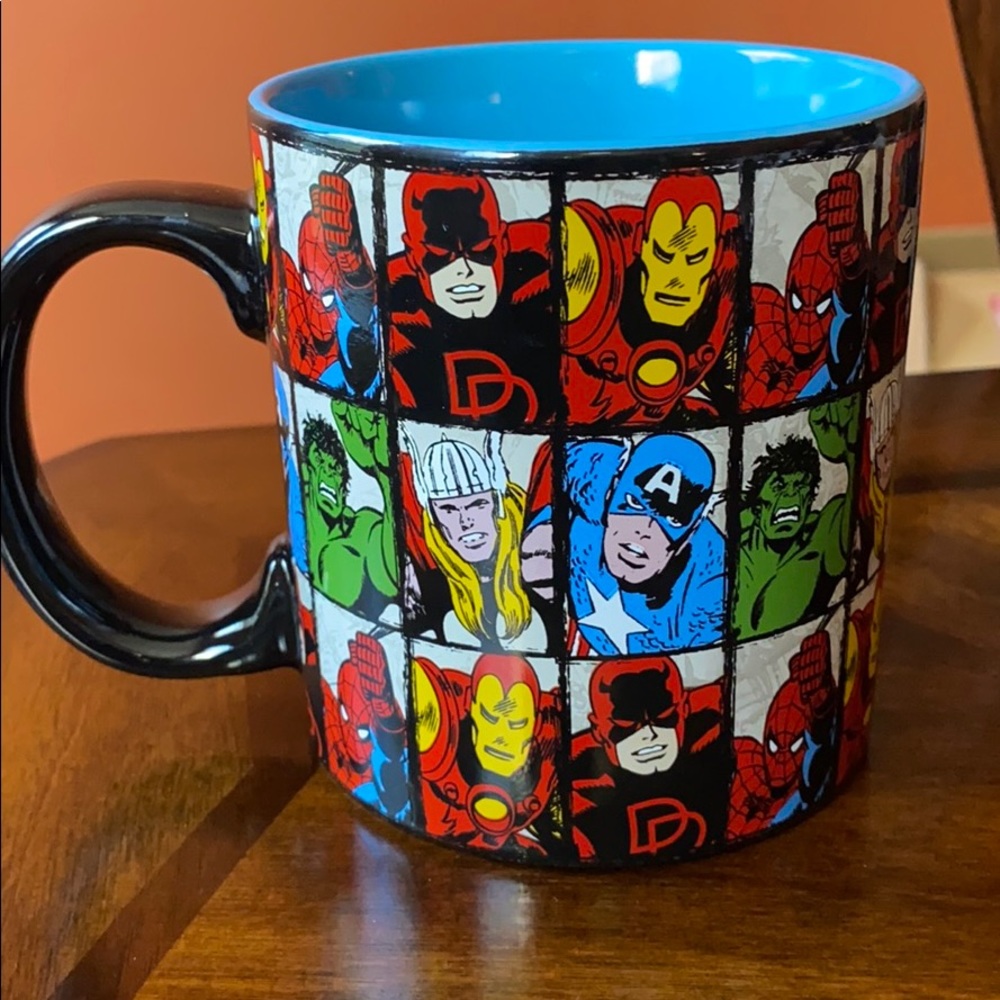 20oz Marvel Avengers Comic Mug